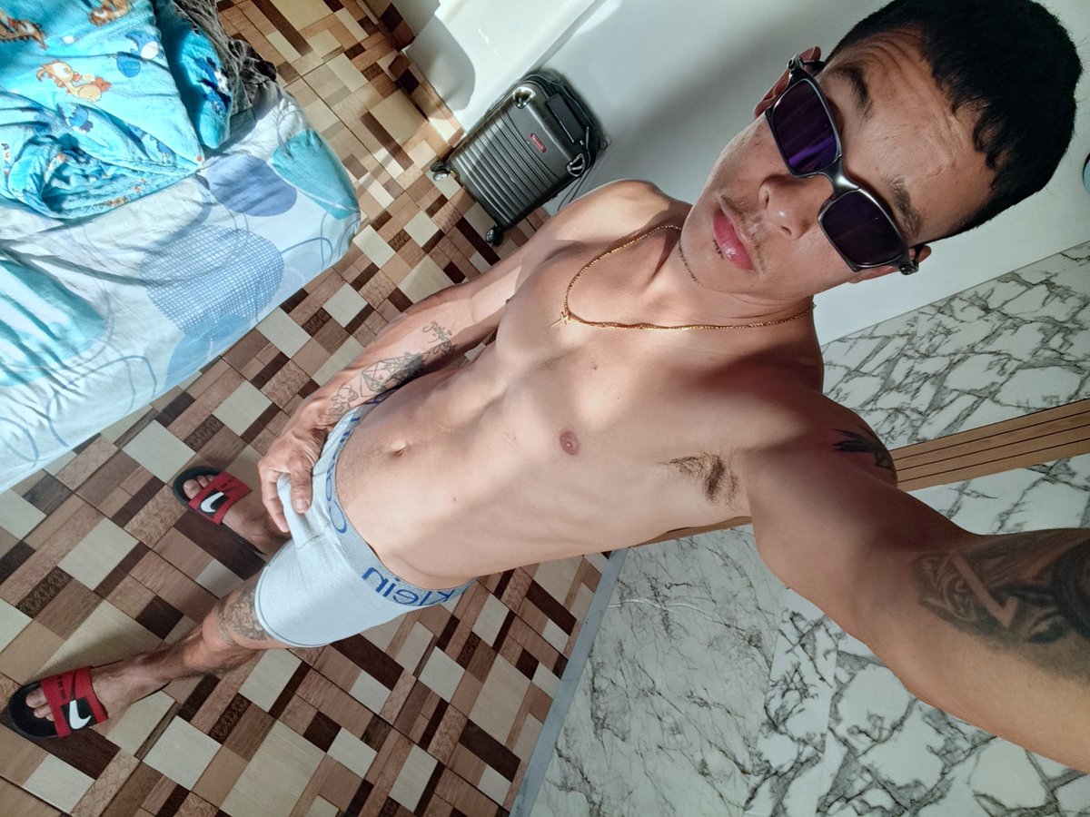 Disensox's tweet photo. 🍆🍆🍆🍆🔥 https://t.co/mOwLY1QZTT