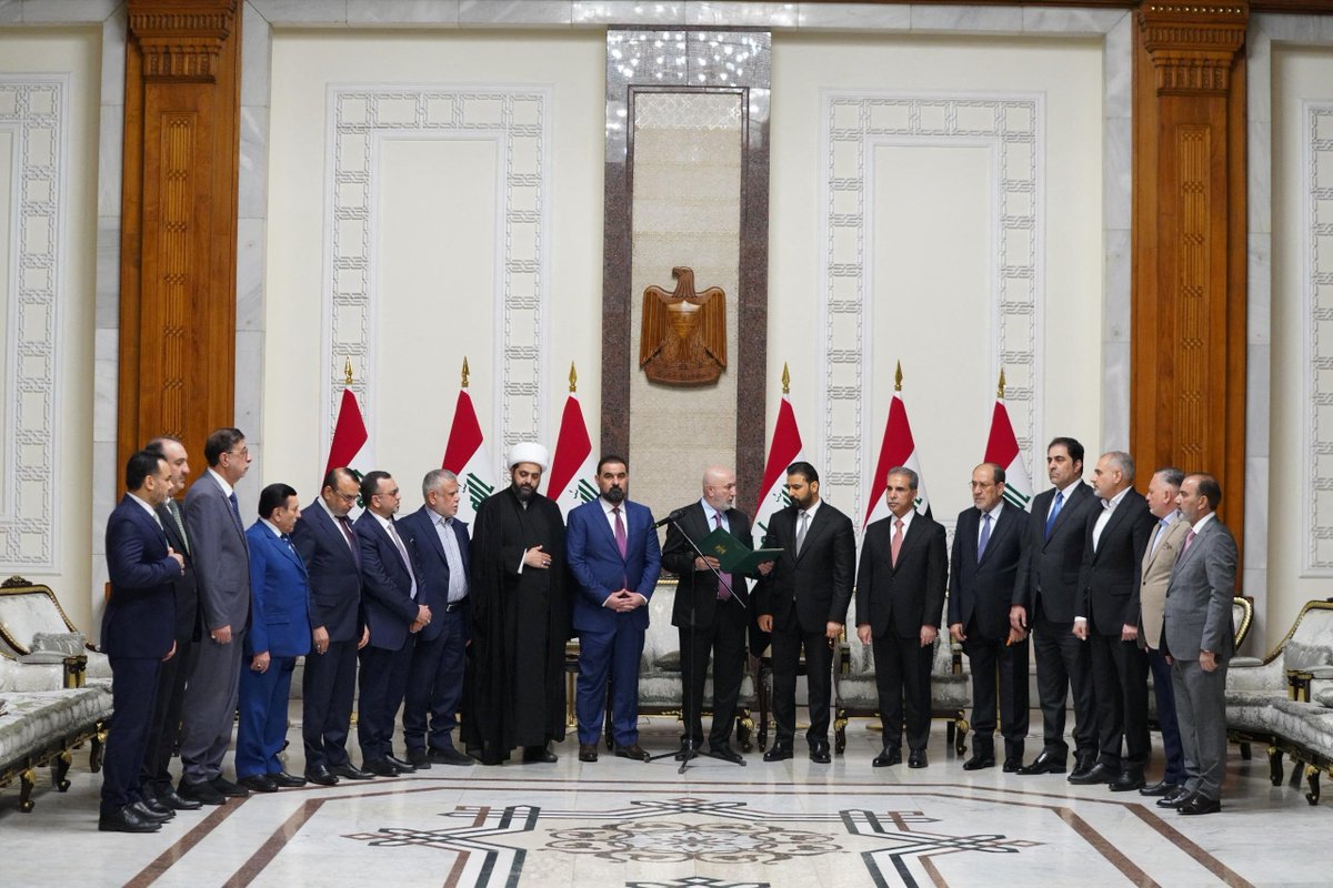 Al95Sa97's tweet photo. يا قمامة السياسة… يا عاهرات الأقلام والمواقف:

تتزينون بالعقيدة، وتتطهرون بالمذهب، وترفعون راية المقاومة… وأنتم أنجس من كل ذلك.

جارنا الشريف المقاوم يُمنع من الهبوط في أرضنا… وأنتم صامتون صمت القبور.

لا عقيدة عندكم. لا مذهب. لا مقاومة. لا بلد. https://t.co/79n8iiCPvC
