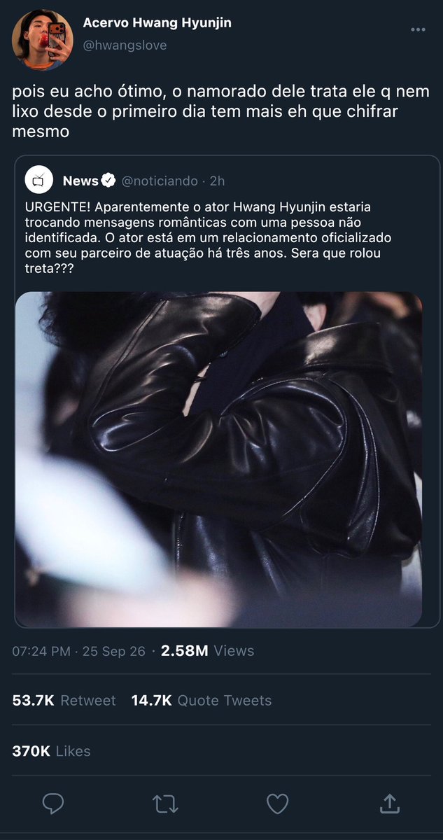 asawones's tweet photo. hyunin au |  moth to a flame

Hyunjin pode lidar com o estrago que um boato de traição causaria em sua carreira. Porém não esperava descobrir o quanto dependia de alguém que deveria ser apenas um caso.
Jeongin detesta tudo que a fama pode trazer. Apesar disso, escolheu se + https://t.co/NcNY9i02La