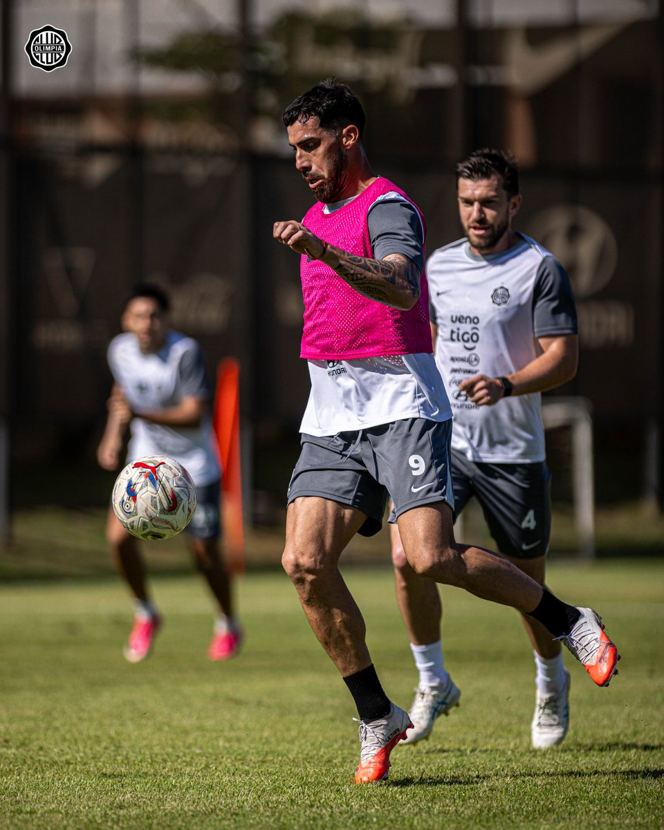 elClubOlimpia's tweet photo. ¡Nuevo entrenamiento del Campeón en la Villa Olimpia! 💪🏻⚽️ https://t.co/AQa9x95aTI