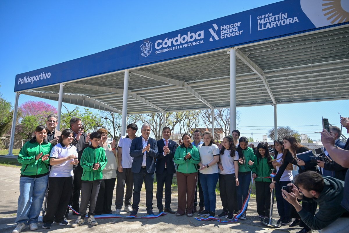 GustavoHBrandan's tweet photo. Cuando invertimos en educación y deporte, estamos apostando al futuro de nuestros chicos y al crecimiento de toda la comunidad.

Acompañé al gobernador @MartinLlaryora en #BellVille, donde inauguramos el polideportivo del IPEM 140 y anunciamos $50 millones para seguir mejorando la escuela.

También entregamos 20 netbooks y un carro tecnológico a la Escuela ProA Experimental, y reconocimos el trabajo de la Escuela Normal Superior José Figueroa Alcorta y del IPET 267 Antonio Graziano, en el marco de TransFORMAR@Cba.

Con el programa Tecno Presente y estas inversiones, seguimos llevando más herramientas a las escuelas y acompañando a quienes todos los días hacen de la educación una prioridad.

Porque queremos que cada chico y cada chica de Córdoba tenga más oportunidades para aprender, crecer y construir su futuro, sin importar dónde viva.

#HacerParaCrecer