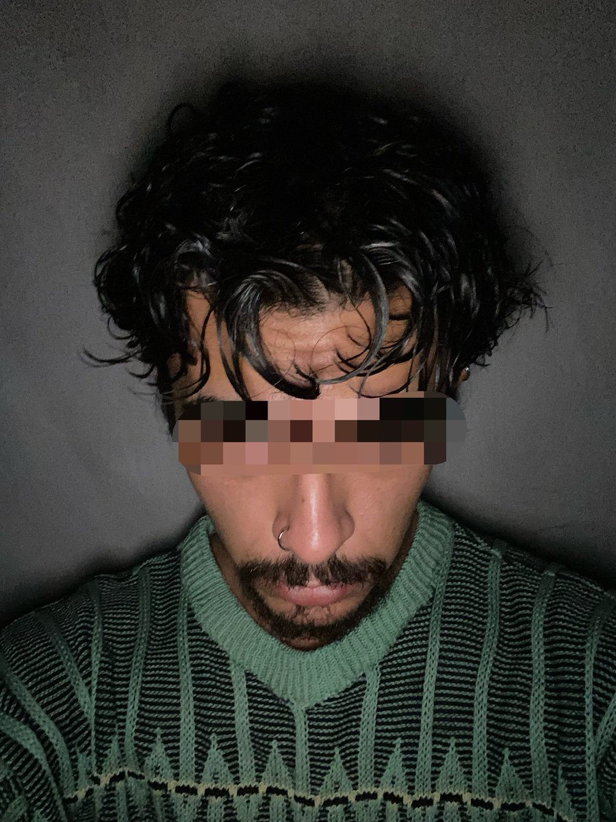tachafe2's tweet photo. saç uzatırken katlanılması gereken geçiş dönemi 🤮 https://t.co/6EpsLdj1kz