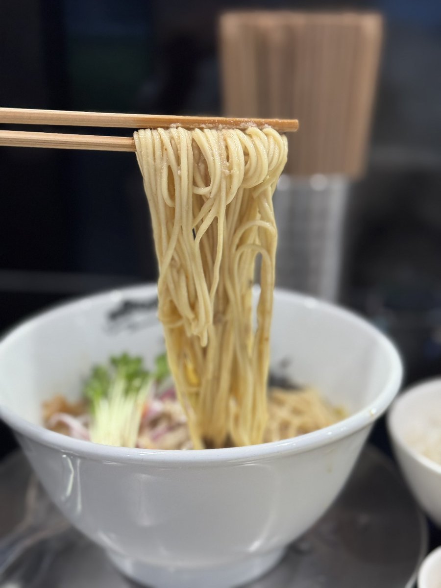 koakuma20118605's tweet photo. 麺屋 菜花奈 （menya787）
@CoxJ9uG0eOyT3H3 

秋刀魚らーめん1500円
味玉 100円 ごはん 100円
焦がし感ある秋刀魚は旨味と風味がよく麺硬のパツンパツンと相性抜群👌´-〆に秋刀魚リゾットでご馳走様でした😆🙏🏼 https://t.co/iL2oUzCMXL