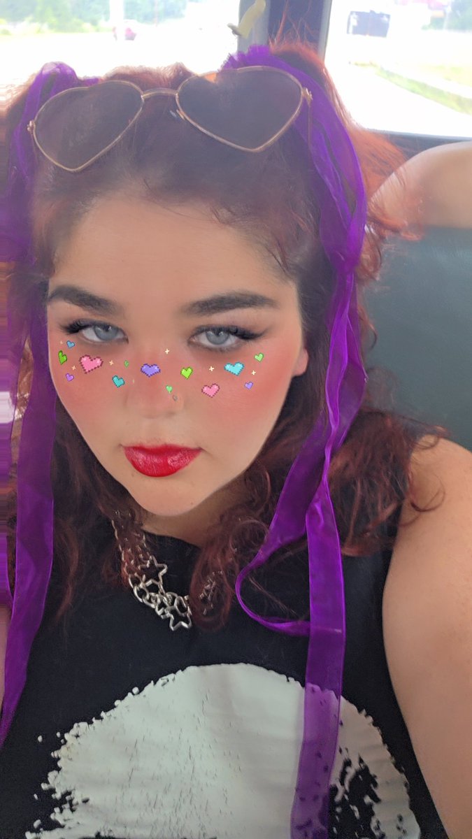 HaunterPhoenix's tweet photo. Ohhh, you wanted to see ME? There ya go. Now send it, nerd. https://t.co/WKbXctPyLN