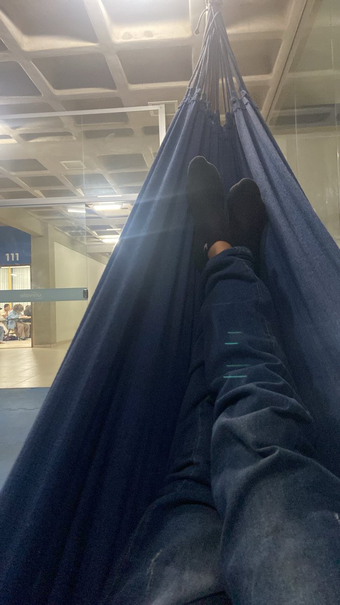 biel_drak033's tweet photo. Faculdade está me matando!😭😭 https://t.co/3Rt2LPewWP