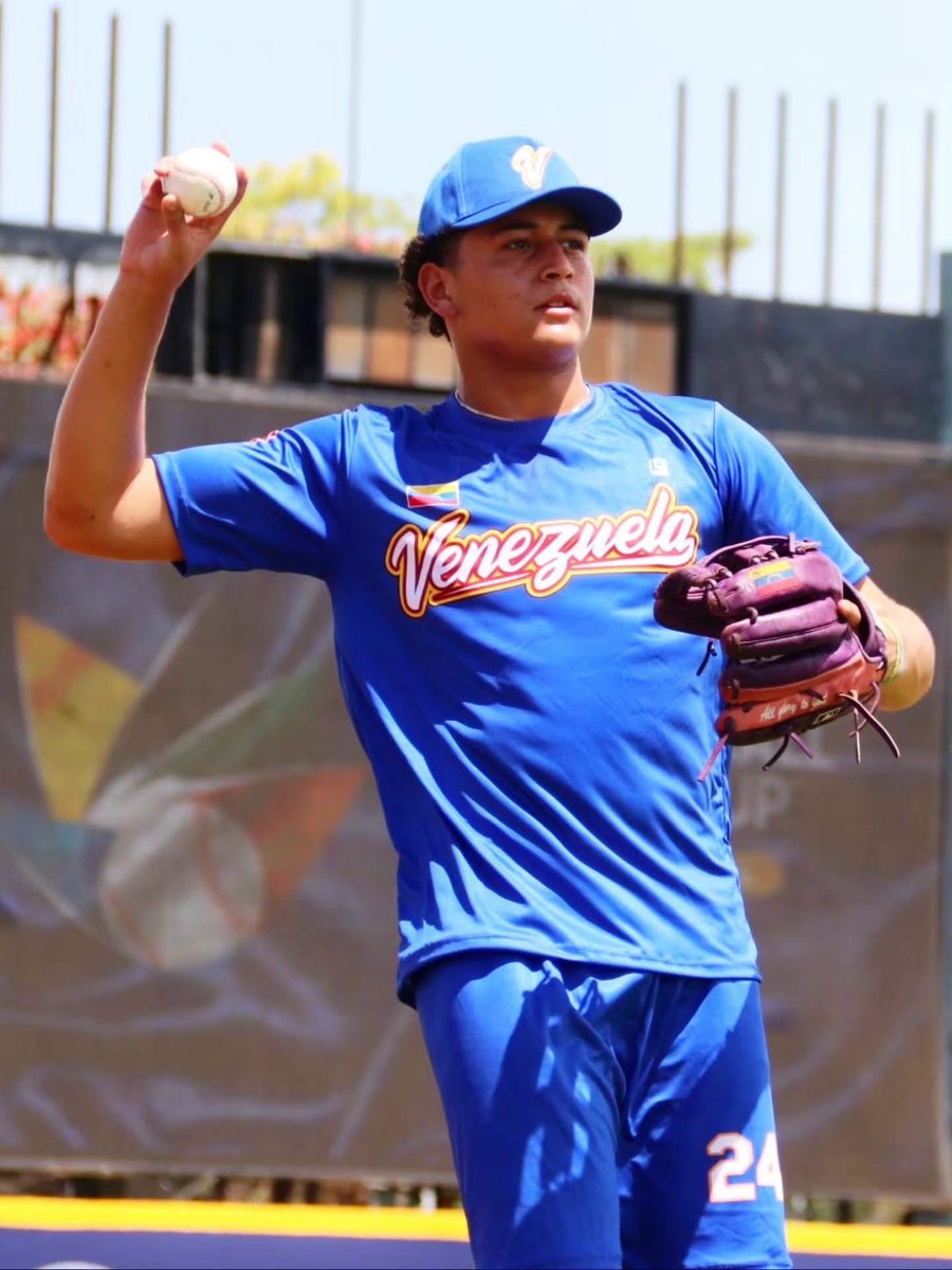 Meridianoonline's tweet photo. ¡EL LEGADO CONTINÚA! ⚾️🇻🇪

Christopher Cabrera (hijo de Miguel Cabrera) ya está listo para saltar al terreno en tierras mexicanas y dejar el nombre de nuestro país en lo más alto del Mundial U-15.

La disciplina y el talento le corren por la sangre para asumir este gran reto. ¡Mucho éxito! 🔥💪