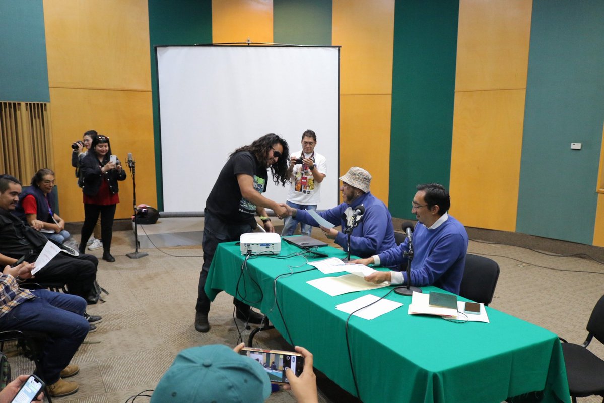 CulturaCiudadMx's tweet photo. En el Instituto Mexicano de la Radio (IMER) cerramos el Segundo Intercambio de Voces y Experiencias Sonoras Comunitarias.

Durante esta edición, alrededor de 15 proyectos comunitarios compartieron historias, exploraron herramientas narrativas e intercambiaron reflexiones para la elaboración de propuestas de mini documentales sonoros centrados en las historias que persisten en sus territorios.

En el marco del cierre, se brindó un reconocimiento a las radios comunitarias por su labor fundamental en la defensa del derecho a la comunicación, la memoria colectiva y la construcción de comunidad.

Agradecemos a todas las colectivas, proyectos y radios que formaron parte de este proceso de escucha y creación colectiva.

@imerhoy
