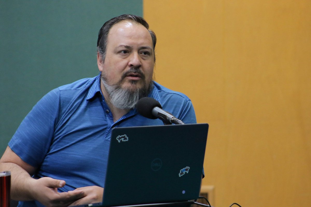 CulturaCiudadMx's tweet photo. En el Instituto Mexicano de la Radio (IMER) cerramos el Segundo Intercambio de Voces y Experiencias Sonoras Comunitarias.

Durante esta edición, alrededor de 15 proyectos comunitarios compartieron historias, exploraron herramientas narrativas e intercambiaron reflexiones para la elaboración de propuestas de mini documentales sonoros centrados en las historias que persisten en sus territorios.

En el marco del cierre, se brindó un reconocimiento a las radios comunitarias por su labor fundamental en la defensa del derecho a la comunicación, la memoria colectiva y la construcción de comunidad.

Agradecemos a todas las colectivas, proyectos y radios que formaron parte de este proceso de escucha y creación colectiva.

@imerhoy