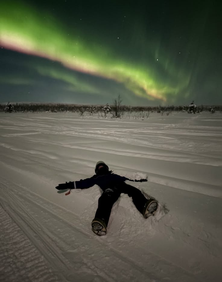 greenvibe's tweet photo. Northern lights https://t.co/82MRRHE5I0