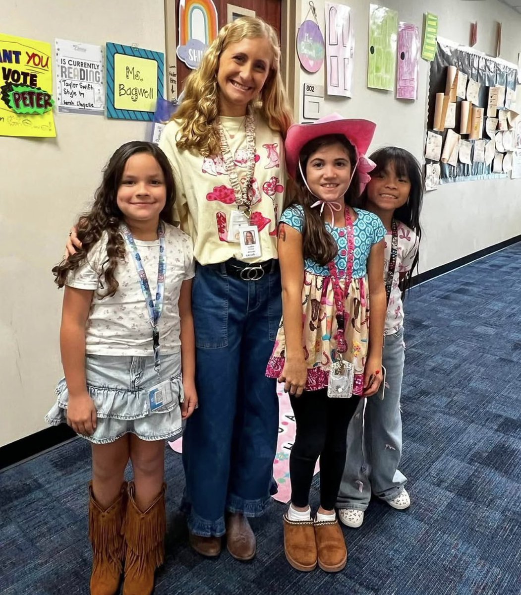 LamarCISD's tweet photo. It wouldn’t be Fort Bend County Fair Day without a little Western flair! 🤠
Our #LamarCISD campuses got into the spirit with cowboy hats, boots and their best Western looks.
Wishing our families a fun, safe and relaxing long weekend! 🎡
#FortBendCountyFair #ChangingTheGAME https://t.co/UloQQiaKG6