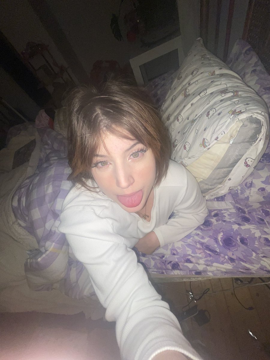 vq57a's tweet photo. this cuck wants everyone to know how much of a cuck he is for his gf #cuckold #slut #exposed https://t.co/w1CNhQKUoA