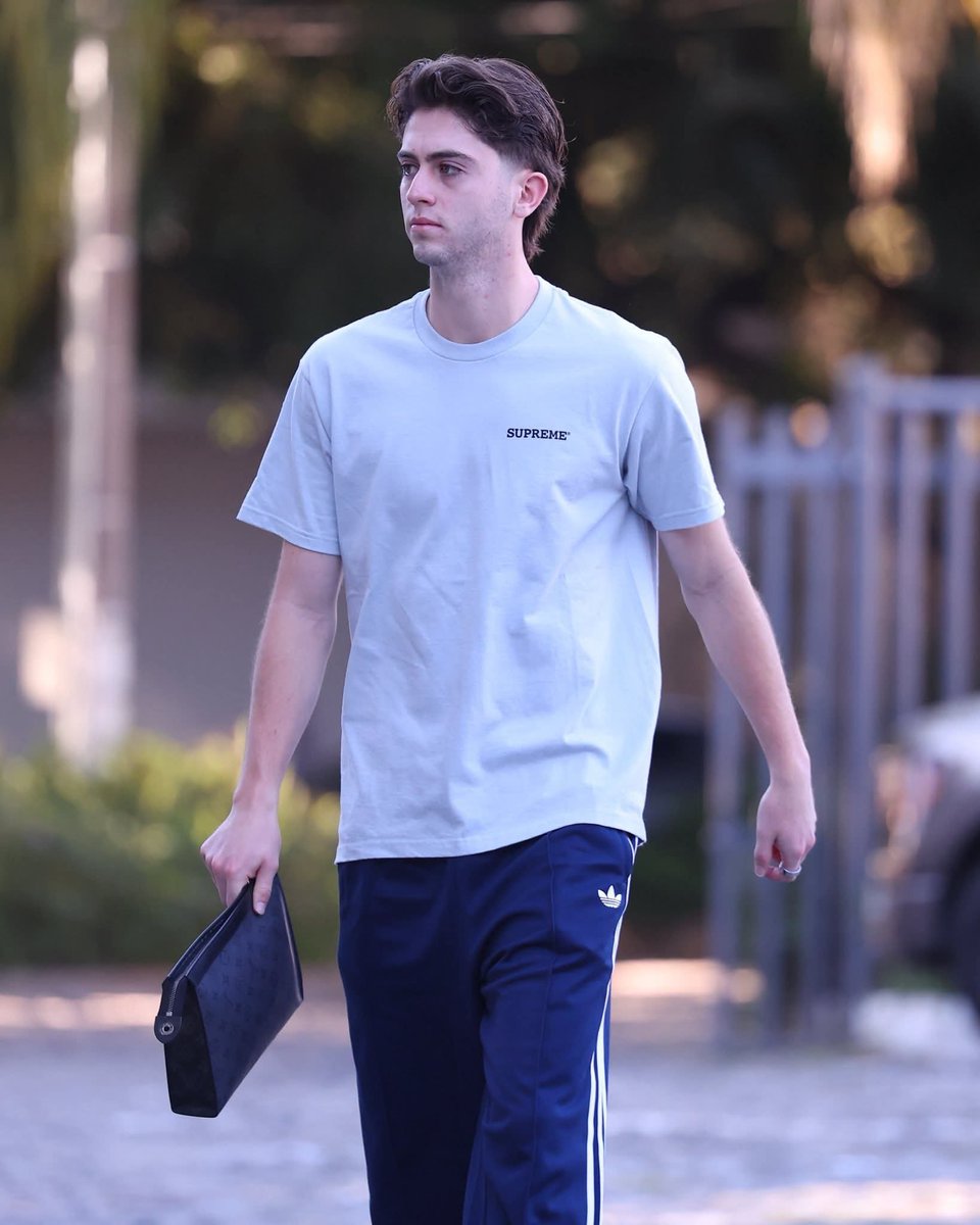 zmliaa's tweet photo. le queda perfecto el mullet 🤤 https://t.co/7qS0gxqkYL