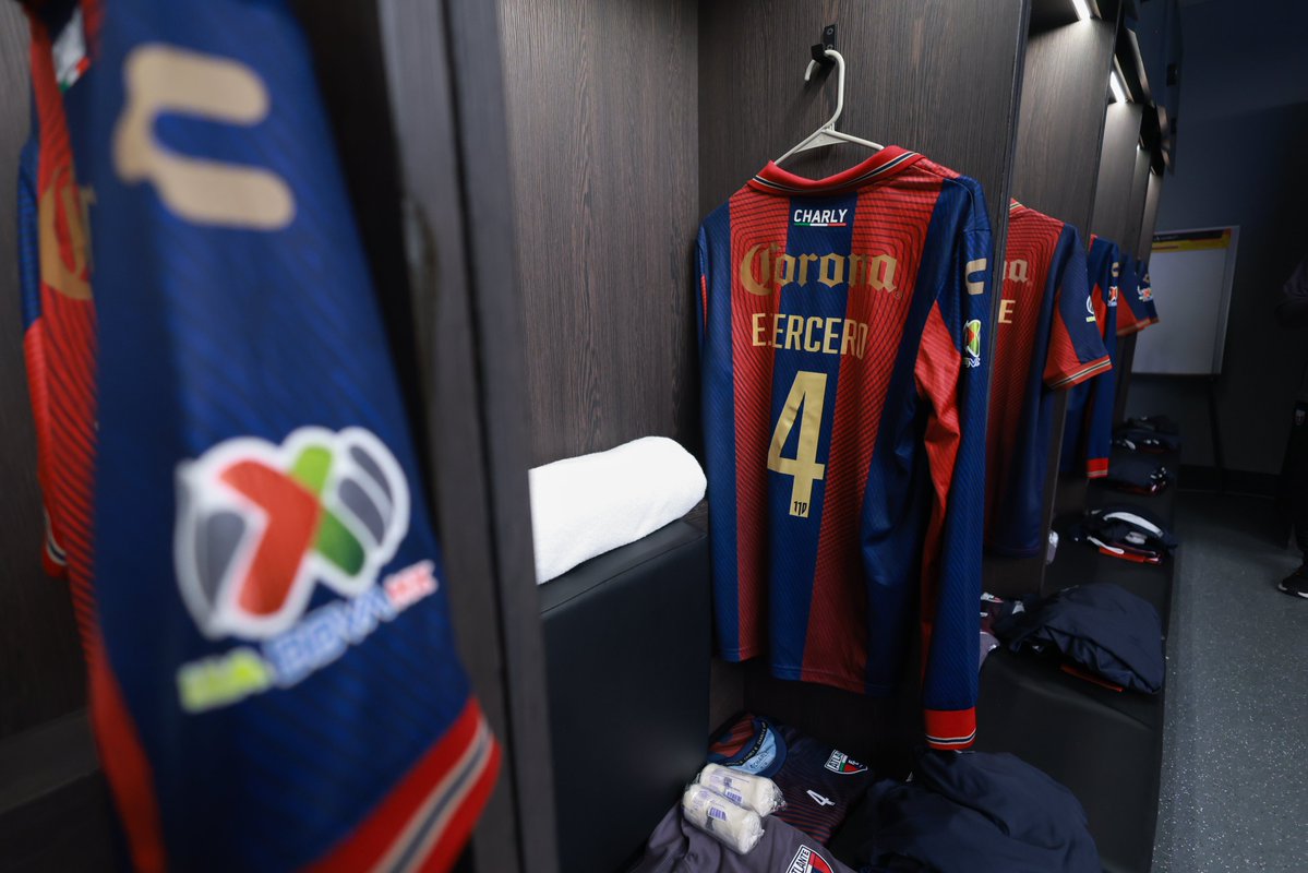 Atlante's tweet photo. El jersey más hermoso del futbol mexicano está listo. ¡Siempre Azulgrana! 🔵 🔴

#LesGusteONoLesGuste 
#LesPrometimosVolver https://t.co/M0KGsygcv6