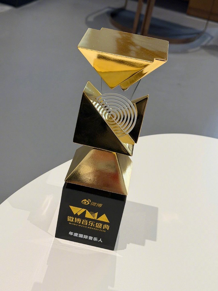 Pop7base's tweet photo. Jackson Wang thanks his fans after winning the “MVP of the Year” award at the 2026 BAZAAR Gala.

“Congratulations to all of you who are mine for winning an award. Grateful to have all of you on this journey.” https://t.co/telFHaDGYV