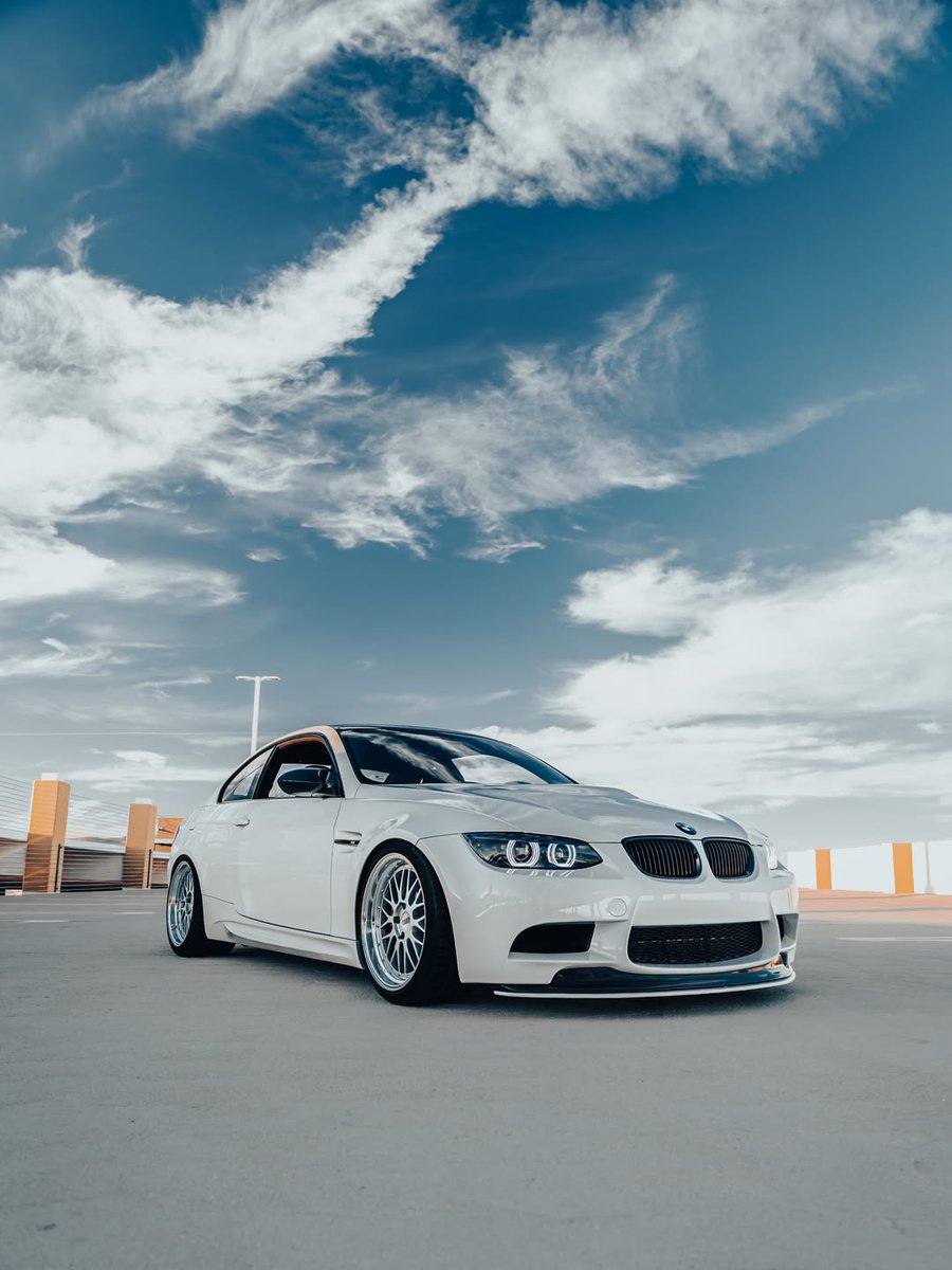 ApexDistrictX's tweet photo. BMW M3 https://t.co/oBFrczDpEk