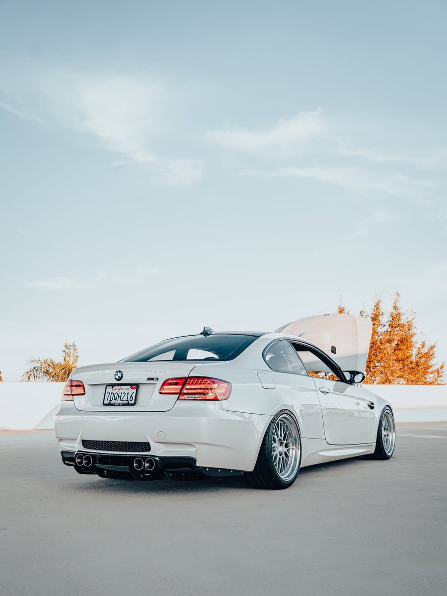 ApexDistrictX's tweet photo. BMW M3 https://t.co/oBFrczDpEk
