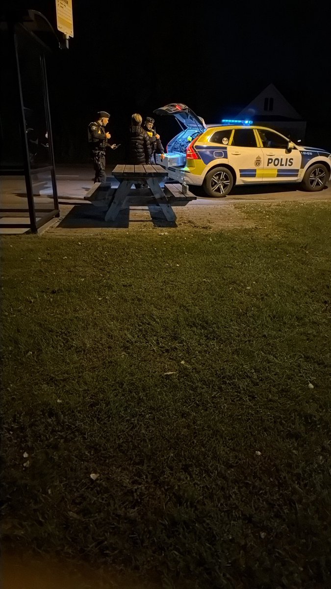Vanten0480's tweet photo. 1 h för lite alk är helt för jävligt
Låt oss grabbar dricka lite 1312 acacb https://t.co/2C4Ec192ld