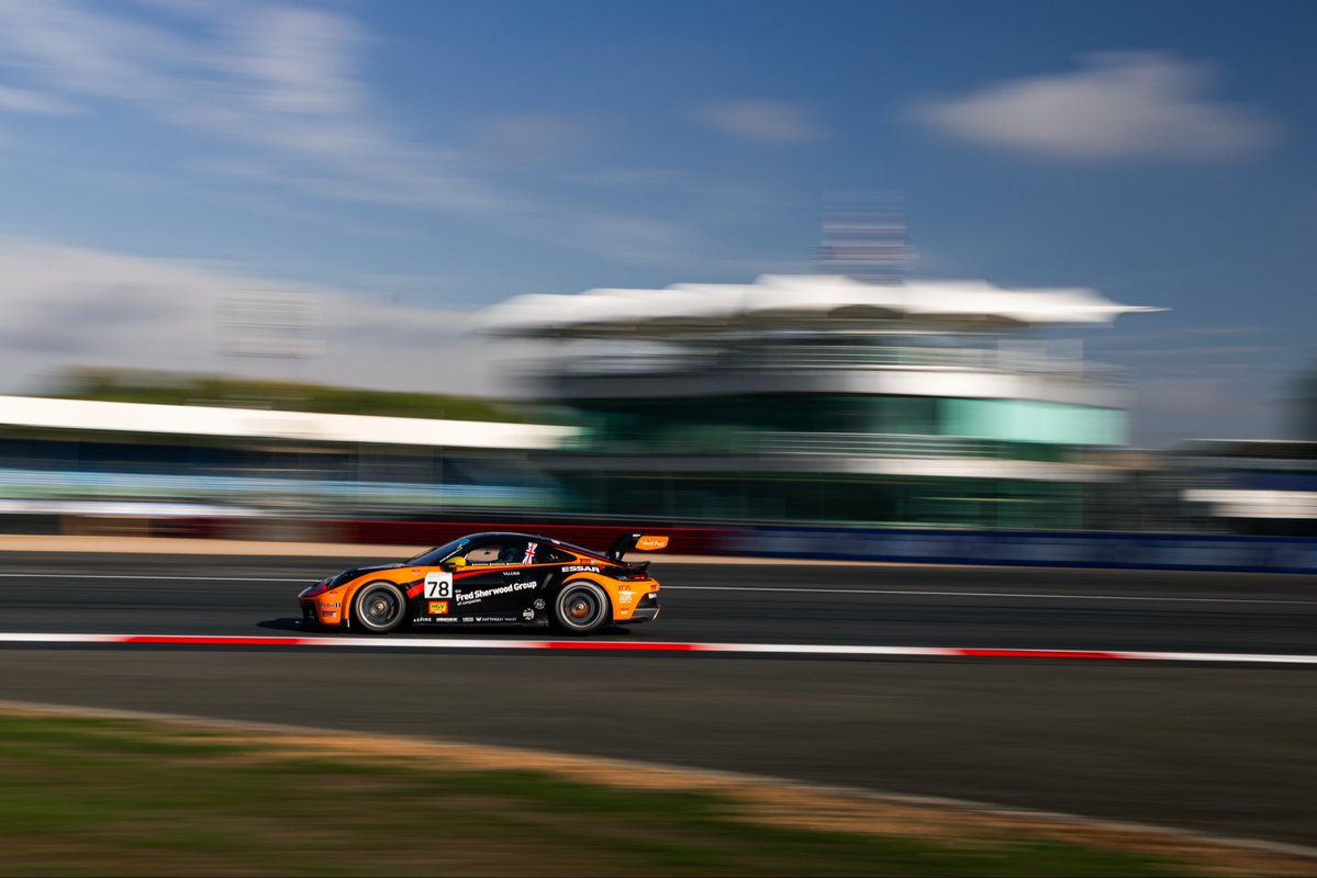 teamparkeracing's tweet photo. Day 1 ✅ 

Both our Carrera Cup and Sprint Challenge drivers have been out on track, getting valuable laps under their belts ahead of a busy weekend of racing.

Now it’s time to get ready for qualifying💪🏼

#TeamParkerRacing #CarreraCupGB #SprintChallengeGB https://t.co/NiGHUlddta