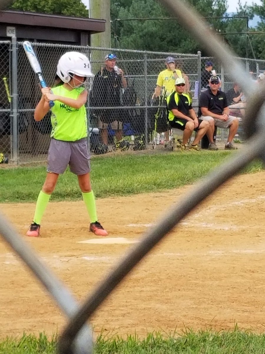 ABeatty2027's tweet photo. ❤️💙🌪COMMITTED🌪💙❤️
@louisburg_sb @CoachBGarand Coach Clarissa https://t.co/v6efJxfT6d