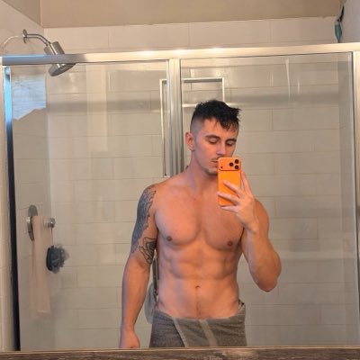 aleal51_'s tweet photo. #NewProfilePic https://t.co/3fJuNzurIf