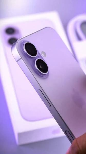MixupTeam's tweet photo. 📱 LAVANDA, PERO CON MUCHO POWER.

El iPhone 17 de 256GB en color Lavanda llegó para darle un toque fresh a tu estilo. ✨
Diseño, potencia y ese color que simplemente lo tiene todo. 💜

Equipos originales seminuevos, 90 días de garantía, envío gratis, nuevos precios. https://t.co/War9jf9BQD
