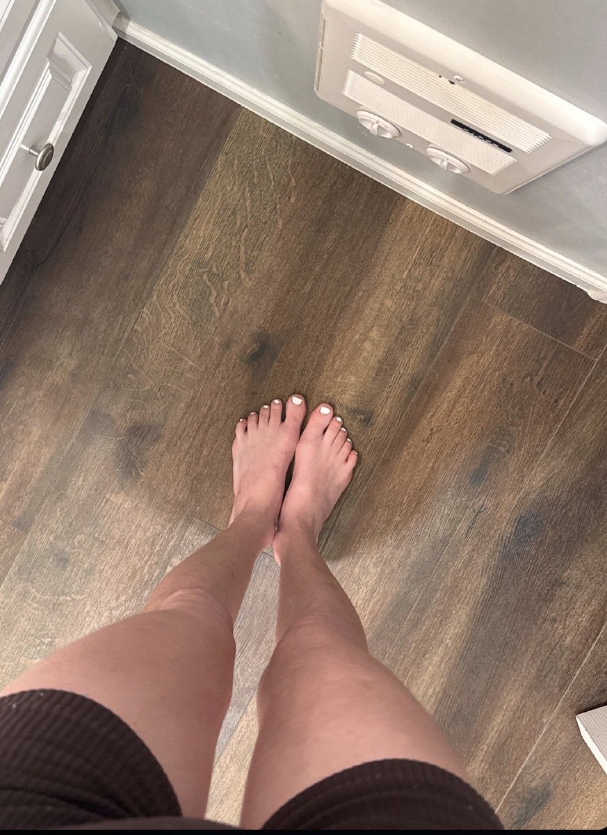 BrittanyMamnks's tweet photo. Hey babes I’m new here 🤭come tell me what pleases you most 🖤🌸
Username: DreamyBabyy https://t.co/sEYIUeZNSV