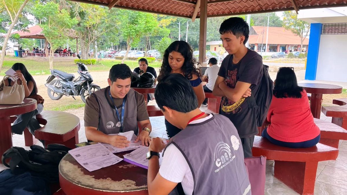 CNE_ElOro's tweet photo. 📢 | ¡La notificación a los MJRV continúa!

📍 Los servidores electorales del CNE se trasladan a sus lugares de trabajo o domicilios registrados para entregar la información correspondiente.

🤝 No es necesario desplazarse para recibirla.

#NotificaciónMJRV2027 https://t.co/3e8vSIVJ0L