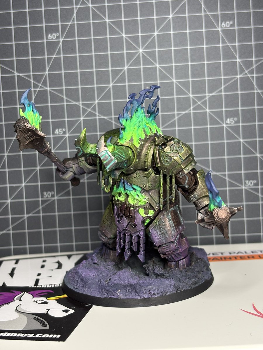 Diko_MOTM's tweet photo. Base coat with Pro Acryl Dark Plum
Sponge or stipple with Warplock Bronze
Dry brush highlight with Canoptek Alloy
Dry brush with AK frog green
Glaze wash with any black wash you prefer.
Thanks @warhammerweekly for the flame tutorial!!! #miniaturepainting #aos https://t.co/E88evQhbWD