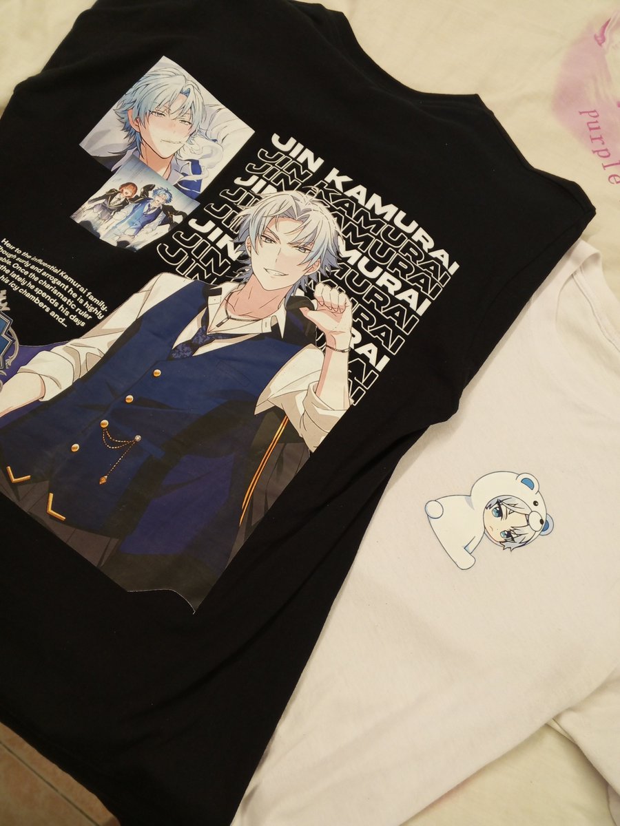 Dibsuk's tweet photo. @momoskiryu 3- Mis camisas de Jin (La blanca es mi posesión más preciada pero ya la parte de la espalda está muy llevada de la vida) Plus, ambos diseños fueron hechos por mí, así q, es mucho más especial aún https://t.co/McsTlhQMPR