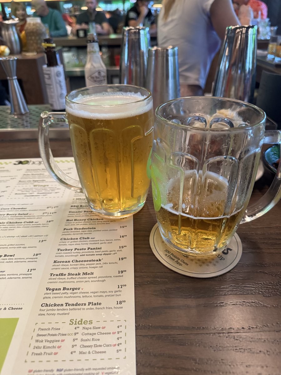 sophcadle's tweet photo. #OneBeerFriday @USC1620 https://t.co/FYhgIQFWlJ
