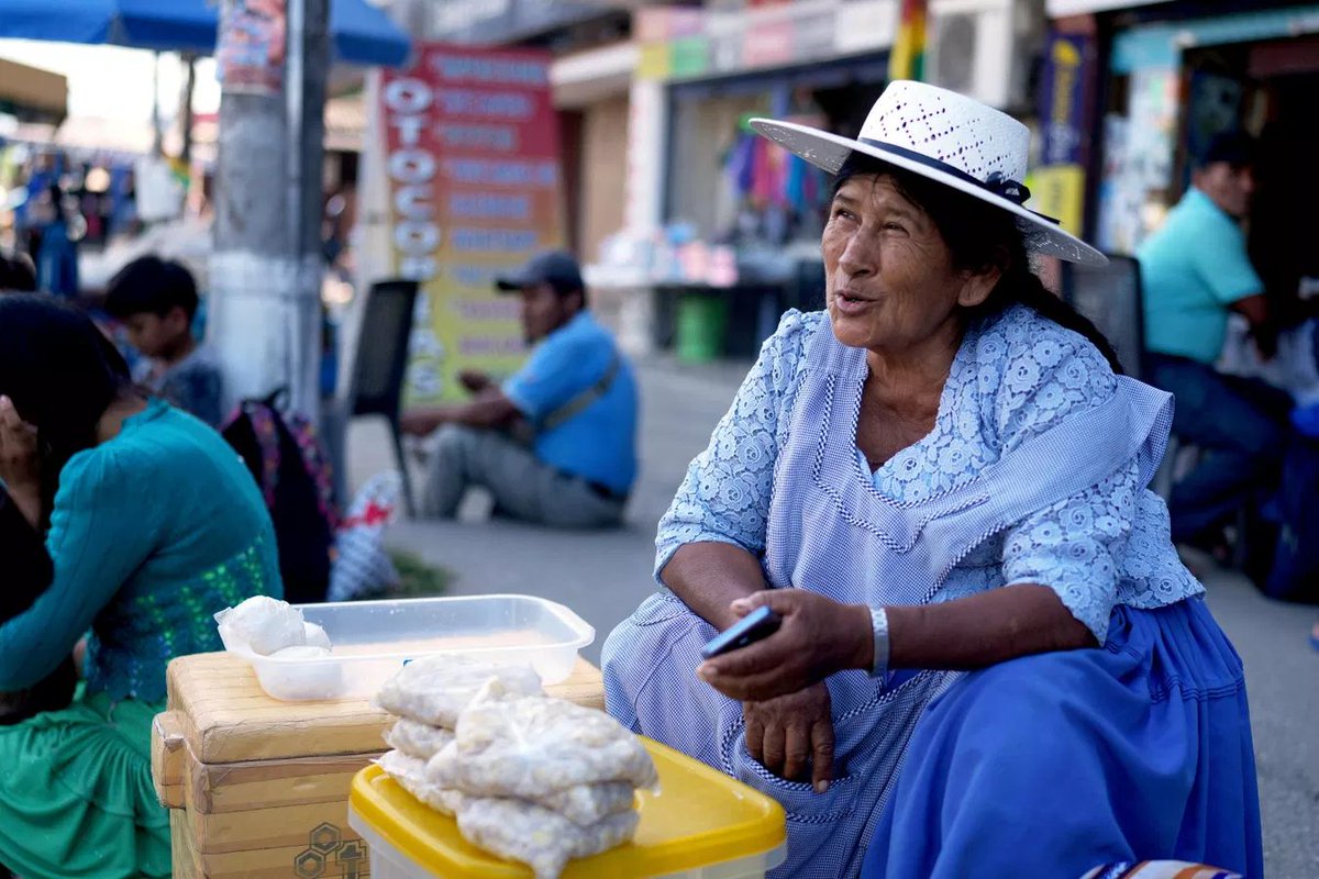labrujulaTDF's tweet photo. Bolivia enfrenta un alto nivel de informalidad laboral 
https://t.co/OIFWIy10L0 https://t.co/VOaKMNu3Wq