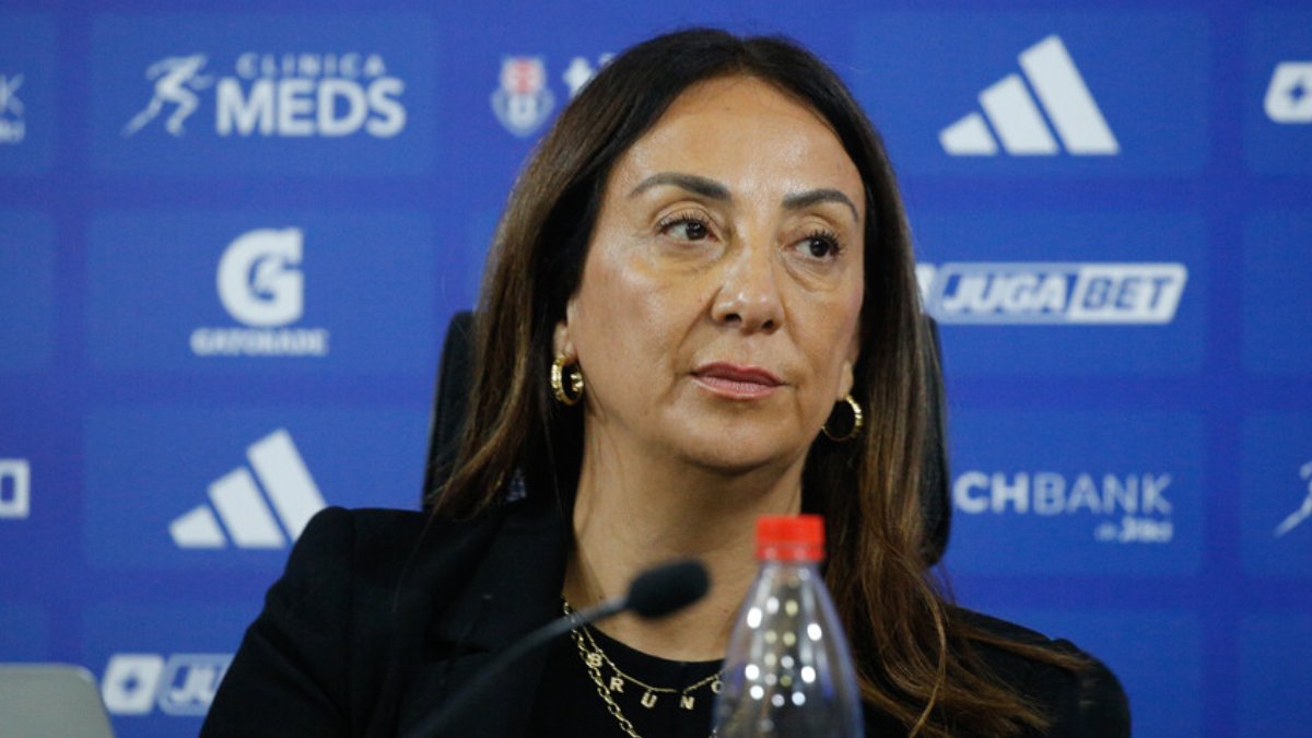 Cooperativa's tweet photo. Cecilia Pérez: "Un hincha de U. de Chile no atenta contra su propio equipo" https://t.co/E85AIfybLP https://t.co/FyxAy5DTFM