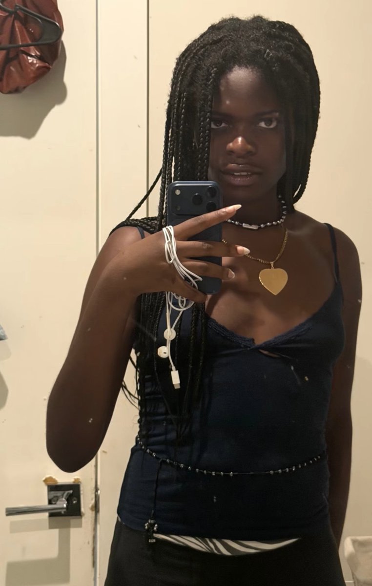 Sugarpalmnut's tweet photo. 🚨Hey my sister Zinnah is missing, the last time I spoke to her was September 8. She's been homeless in NYC, originally from Philly &amp; her phone is off. She has been staying with friends &amp; random men to survive 

Her socials are  @trandaceowens
IG: @/girlagainstgod

PLEASE SPREAD https://t.co/YiZLVpZJ6w