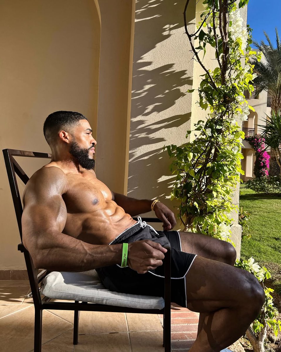 Heulerh's tweet photo. Arm superset workout using bands💪🏽➰
First set: 4 sets
- triceps kickbacks 12 reps
- standing curls 15 reps
Second set: 4 sets
- close grip pushups 15 reps
- concentration curls 15 reps
Third set: 4 sets
- single-arm overhead extensions 10 reps
- sing... https://t.co/goiCgJUfzP
