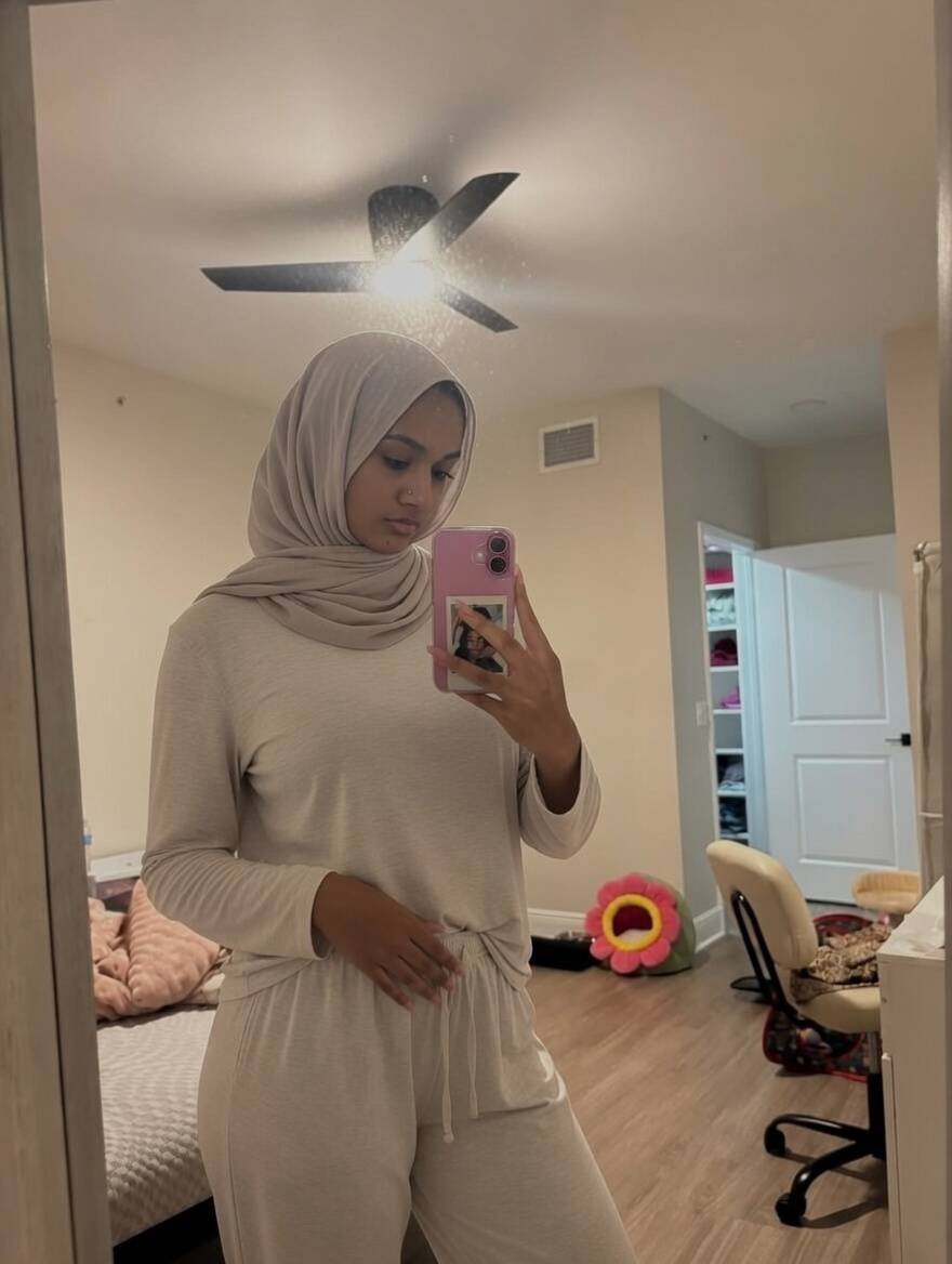alaaysssa's tweet photo. post prayer peace is amazing! May Allah Bless y'all ❤️ 
#hijabi #brown #desi https://t.co/Axlr6IkUwH