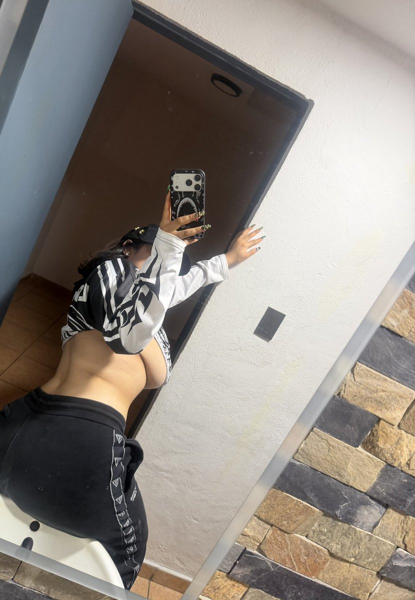 queenflowrox's tweet photo. https://t.co/skAPXQIKlZ
