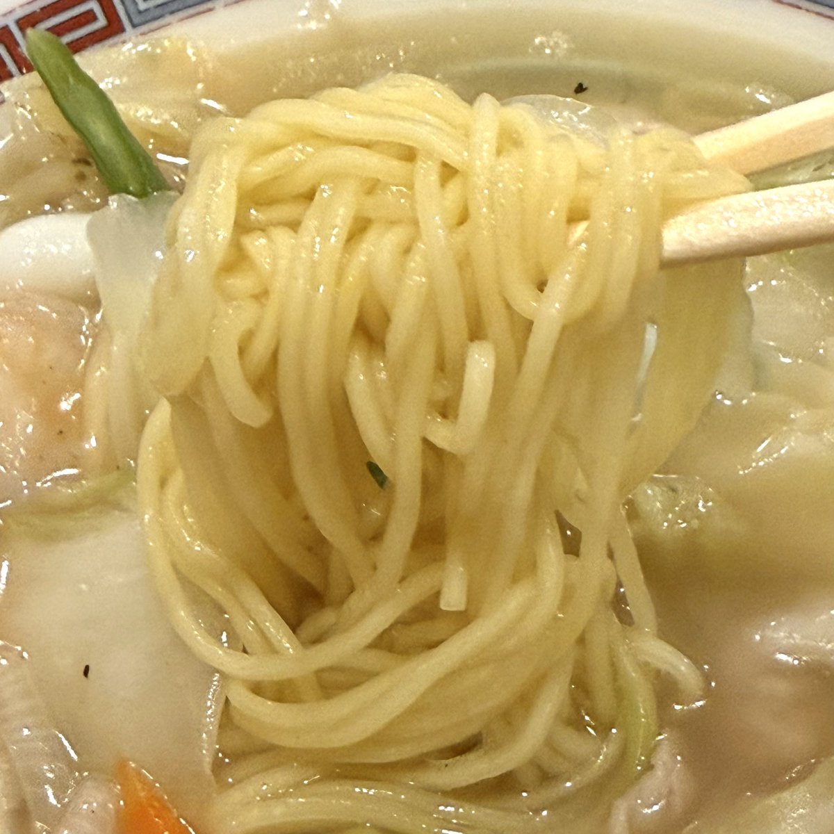 manabukun28's tweet photo. 🔵豊洲の『#やじ満』にて、
◾️広東麺ホワイト ワンタンのせ
（＾∇＾） https://t.co/nHz6P45Akp