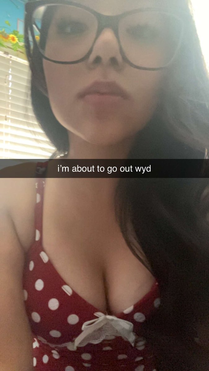 z4hqq's tweet photo. tiktok slut sent me this 😅 #nsfwtwt #tiktok #snapchat #latina https://t.co/kWJ8Ox0bOY