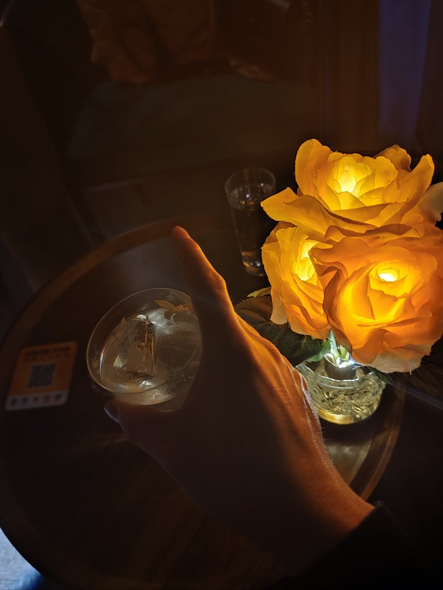 u_u_game's tweet photo. [When mood dips, small acts always comfort me] https://t.co/xlhrn3q9nW