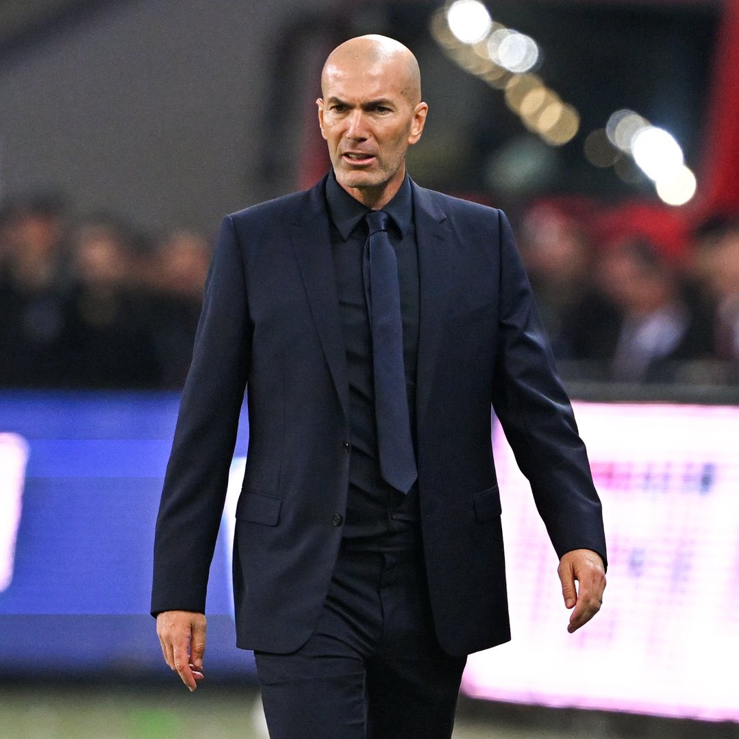 ActuFoot_'s tweet photo. KONÉ EN SENTINELLE, DEMBÉLÉ FAUX NEUF : ZIDANE A AIMÉ CE QU’IL A VU sur ces postes inhabituels chez les Bleus 🇫🇷 👇

« Je les ai trouvés TRÈS BONS TOUS LES DEUX ! 😁

Manu n'a pas l'habitude de jouer là, je voulais voir ce côté-là justement, et il a été très bon dans l'équilibre. 

Ousmane, ça ne m'étonne pas, c'est un joueur intelligent dans sa façon de presser. » 👏

🎙️ @lequipe