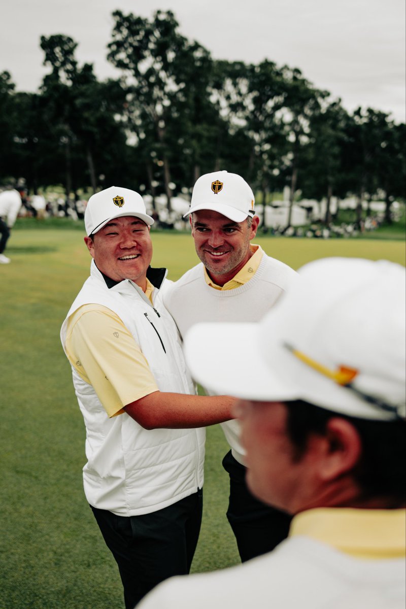 IntlTeam's tweet photo. It’s 5 points for #IntlTeam today @PresidentsCup https://t.co/saNDjCrxYm