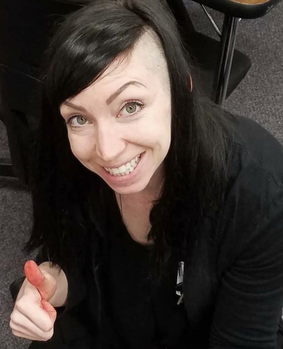 sadreturns's tweet photo. this is what the Raw Time girl looks like now. https://t.co/c1ODKIAwI6