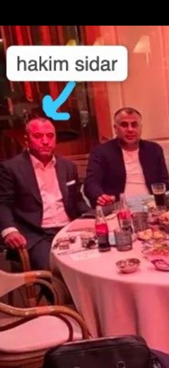 SidarDemirroglu's tweet photo. Bir tane de yavşak burada. Sorsan ağlak sesiyle “araştırmacı gazeteciyim” der! Ama kaynak mabadı olunca haberi yapmaz, dışkılar… JOHN DUNDEAR… https://t.co/QTlPJQGGHl