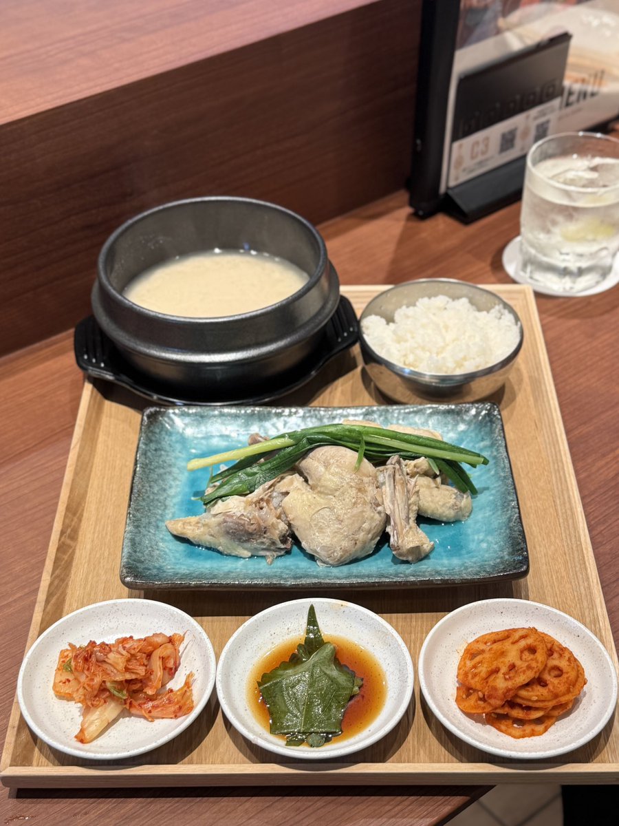 crew_value1's tweet photo. 人気の韓国料理店【まだん】が
KITTE大阪4階に9/19オープン
ちょっと珍しい参鶏湯や
チーズたっぷりのケランチムなど
たまらない韓国料理がズラリです https://t.co/uqIcxkeCf4