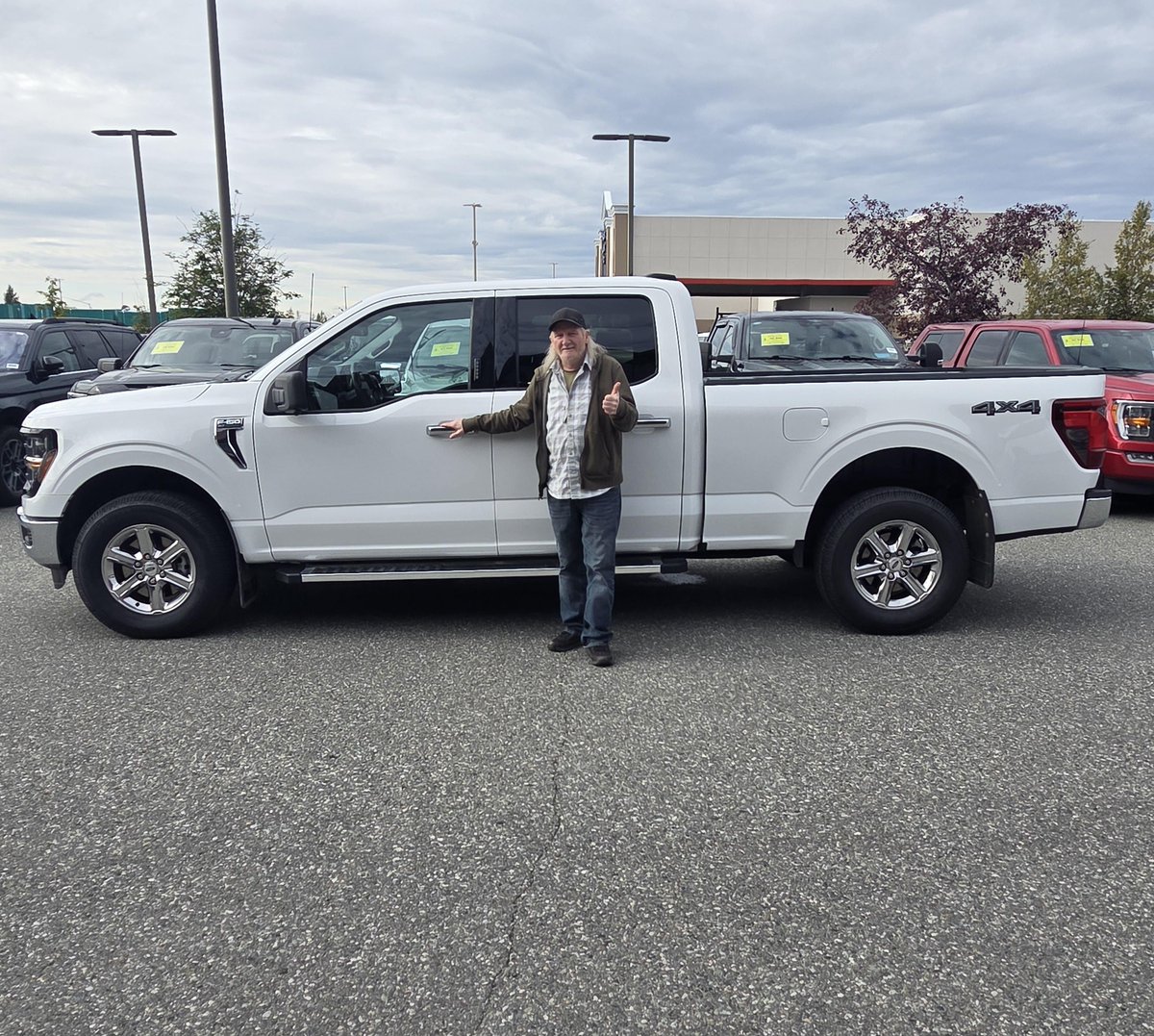 fordwasilla's tweet photo. Welcome to the family, Steven! We know Aaron Johnston enjoyed working with you. Treat yourself:
https://t.co/xdTeOBIEc8
#kendallfordofwasilla #ford #fordf150 #f150 #truck #trucklife #wasillaalaska #wasillatrucks #fordlife #kendallauto #letsstartsomethinggreat https://t.co/N2aqA0S2Mb