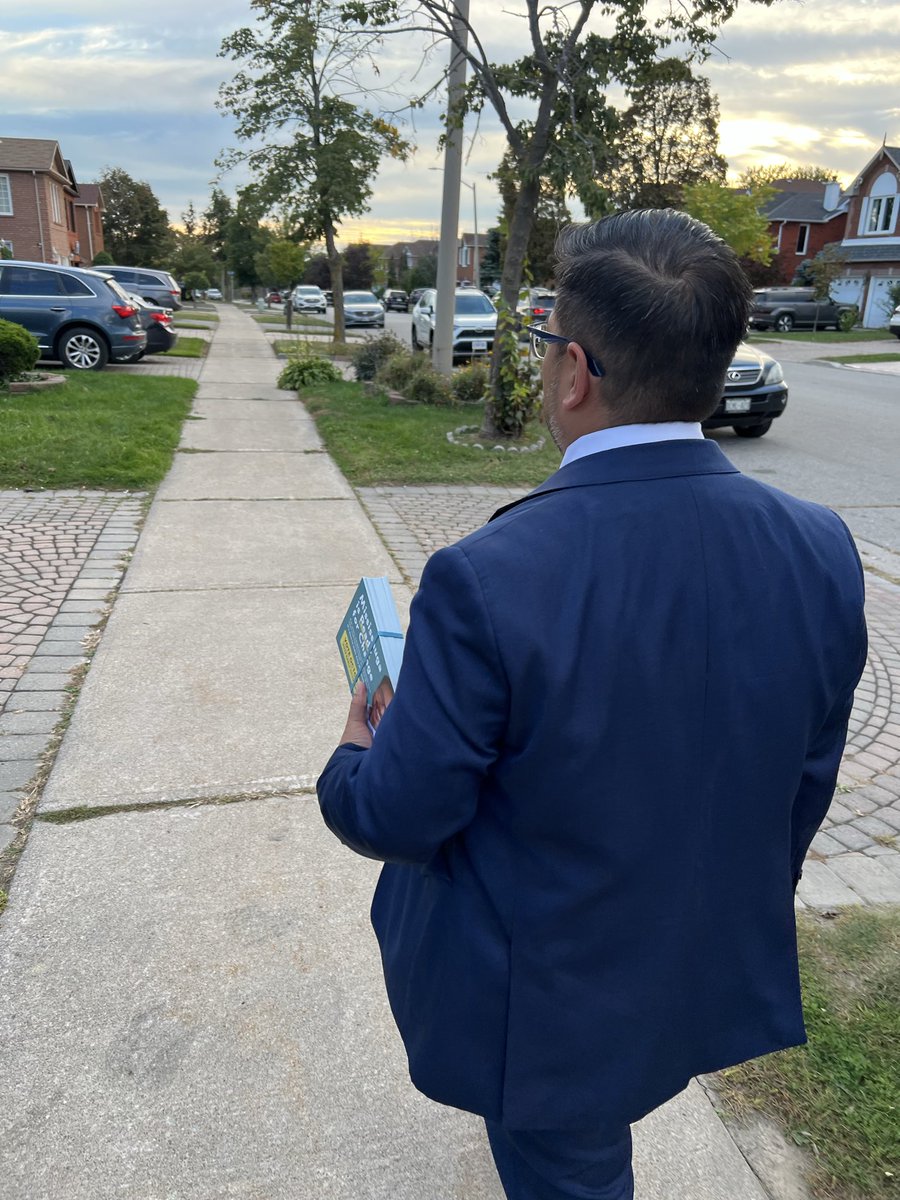AlvinTedjo's tweet photo. Debate done! ✅

Now back to knocking on doors and discussing Mississauga’s future! https://t.co/5zB6WsK0Z9