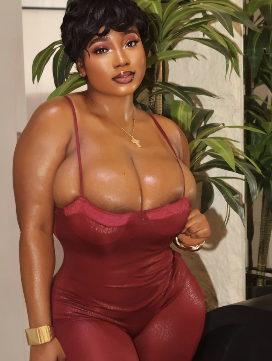 melaninrz's tweet photo. Just a little temptation🫦 https://t.co/SbLQRBAMgq