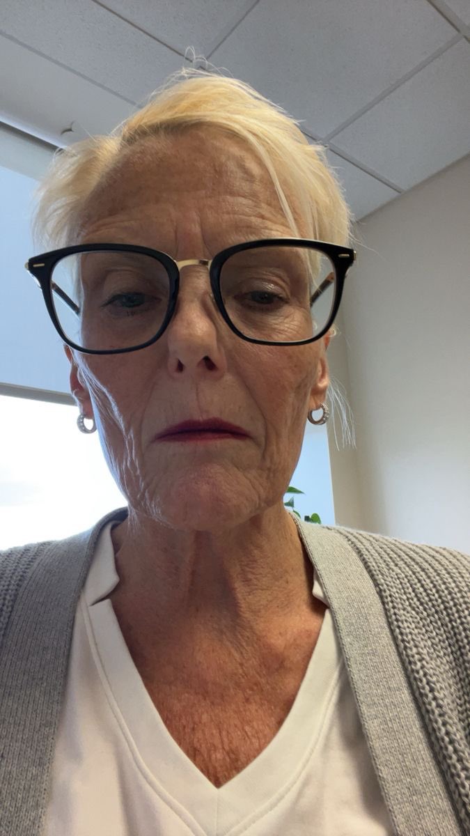guii__rr's tweet photo. 71 years old USA 🇺🇸 single mom 😊💔 https://t.co/FtQT4njOQc