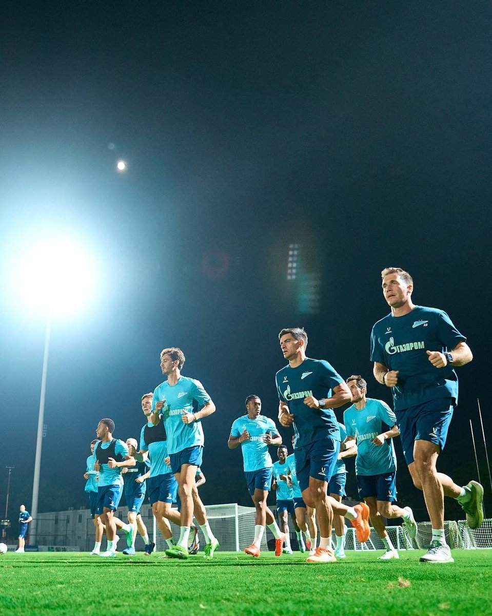 zenitjapan's tweet photo. ゼニトが上海でのトレーニングを開始！

9月27日の上海申花との試合に向け、準備を進めます。 https://t.co/FfIwWlcVQb