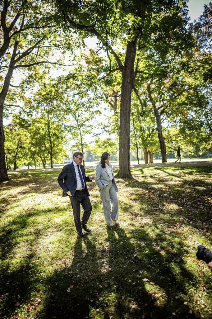 AussenMinDE's tweet photo. Thank you, merci beaucoup @AnitaAnandMP for hosting me in the 75th year of 🇨🇦-🇩🇪 diplomatic relations. In challenging times, our partnership is based on trust and shared values - and we are taking it to the next level, from defence to critical raw materials &amp; future technologies. https://t.co/yUFv9KOp7y